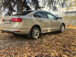 2012 Volkswagen Jetta VI, бежевый, 820000 рублей, вид 1