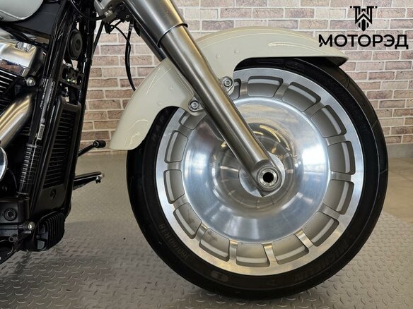 2018 Harley-Davidson Fat Boy, белый, 1985000 рублей - вид 20