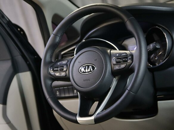 2018 Kia Carnival III, чёрный - вид 10