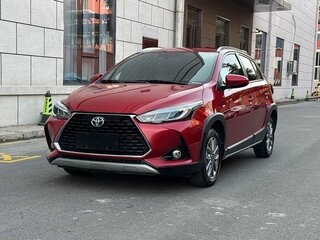 2023 Toyota Yaris L X XP150 Рестайлинг, красный, 1050333 рублей, вид 1