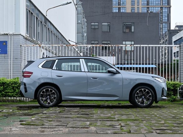 2026 BMW X3 25L xDrive IV (G45/G48), серый - вид 4