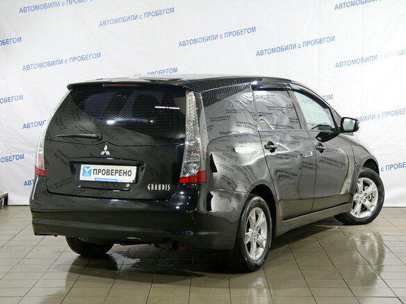 2008 Mitsubishi Grandis I, чёрный - вид 1