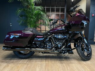 2025 Harley-Davidson CVO Road Glide, фиолетовый, 6500000 рублей, вид 2