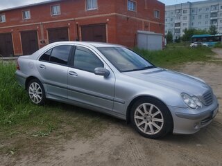 2004 Mercedes-Benz C-Класс 180 II (W203) Рестайлинг, серебристый, 680000 рублей, вид 5