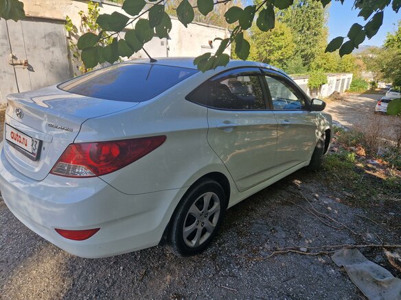 2014 Hyundai Solaris I, чёрный, 1100000 рублей - вид 5