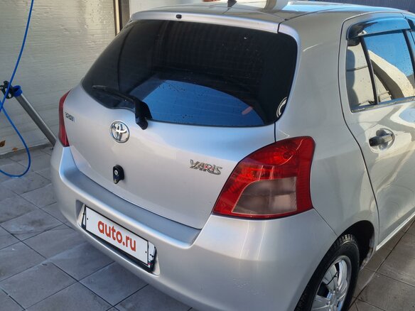 2007 Toyota Yaris II, серебристый, 430000 рублей - вид 9