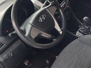 2015 Hyundai Solaris I Рестайлинг, белый, 599000 рублей, вид 4