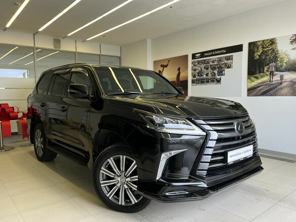 2017 Lexus LX 570 III Рестайлинг 2, чёрный, 7825000 рублей - вид 2