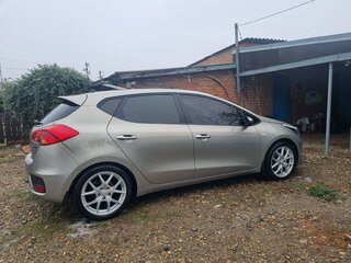 2015 Kia Ceed II Рестайлинг, серебристый, 1230000 рублей, вид 1