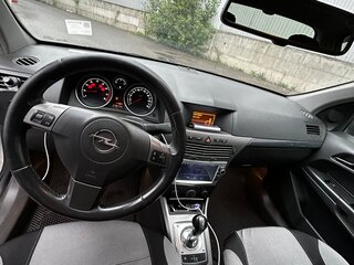 2004 Opel Astra H, серый, 470000 рублей, вид 3
