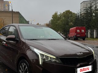2021 Kia Rio IV Рестайлинг, коричневый, 1750000 рублей, вид 1