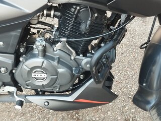 2021 Bajaj Pulsar 180, чёрный, 155000 рублей, вид 4