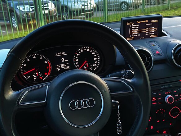 2012 Audi A1 I (8X), белый - вид 4