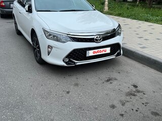 2018 Toyota Camry VII (XV50) Рестайлинг 2, белый, 2050000 рублей, вид 3