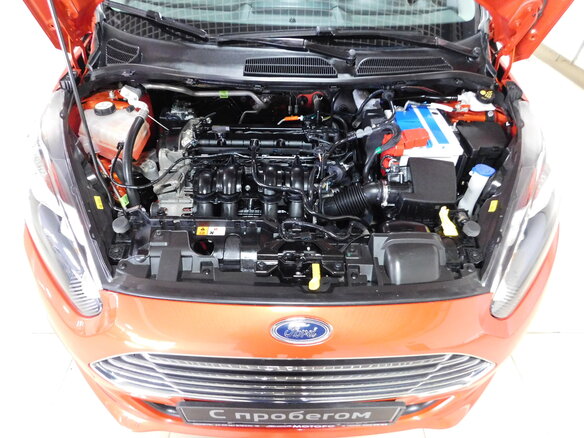 2015 Ford Fiesta Mk6 Рестайлинг, оранжевый - вид 11