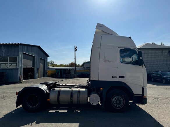 2001 Volvo FH, белый, 2390000 рублей - вид 2