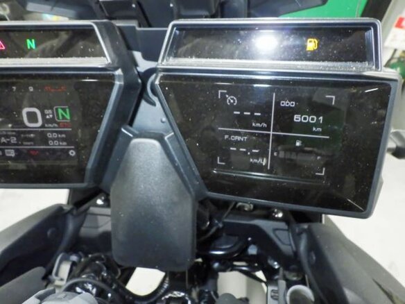 2022 Yamaha MT-09 Tracer (FJ-09), чёрный, 1220000 рублей - вид 8