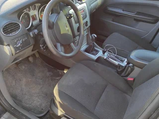 2010 Ford Focus II Рестайлинг, чёрный, 369000 рублей, вид 5