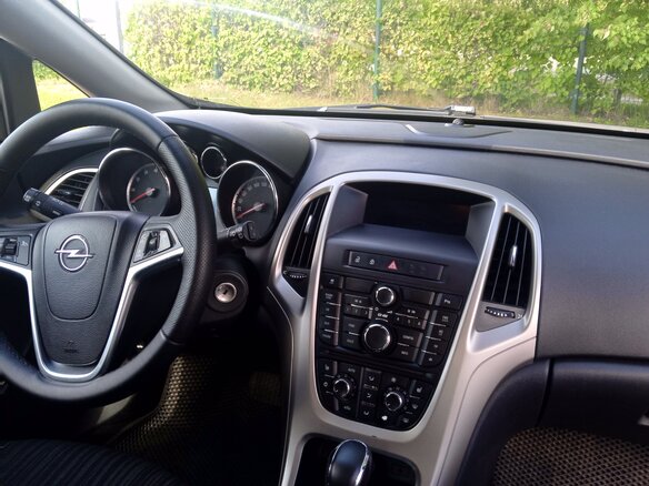 2011 Opel Astra J, белый - вид 9