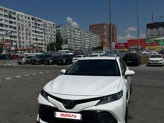 2019 Toyota Camry VIII (XV70), белый, 2800000 рублей, вид 1