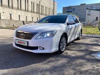 2013 Toyota Camry VII (XV50), белый, 1750000 рублей, вид 1