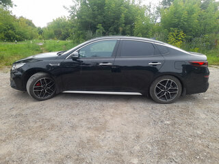 2019 Kia Optima IV Рестайлинг, чёрный, 1850000 рублей, вид 4