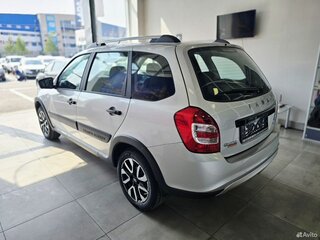 2026 Lada (ВАЗ) Granta Cross I Рестайлинг, серебристый, 1216000 рублей, вид 4