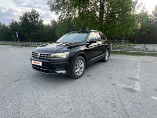 2017 Volkswagen Tiguan II, чёрный, 2300000 рублей, вид 4