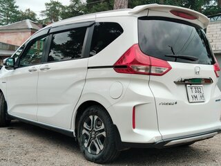 2019 Honda Freed II Рестайлинг, белый, 1480000 рублей, вид 5