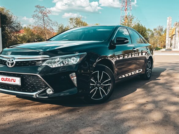 2017 Toyota Camry VII (XV50) Рестайлинг 2, чёрный, 2400000 рублей