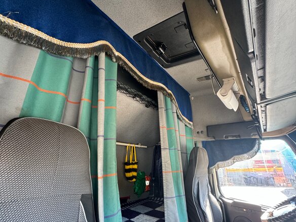 2001 Volvo FH, белый, 2390000 рублей - вид 9