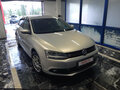 2011 Volkswagen Jetta VI, серебристый - вид 1