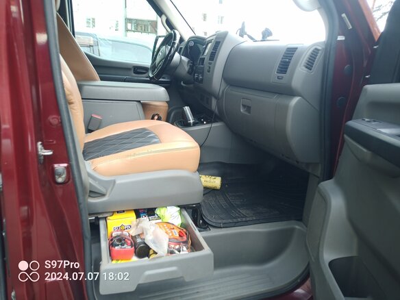2012 Nissan NV-Series (1500/2500/3500), пурпурный, 2150000 рублей - вид 26