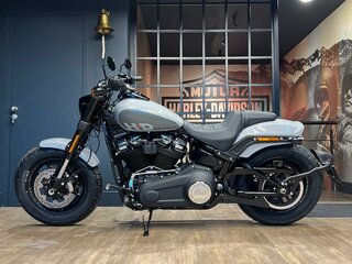2024 Harley-Davidson Fat Bob, серый, 3250000 рублей, вид 2