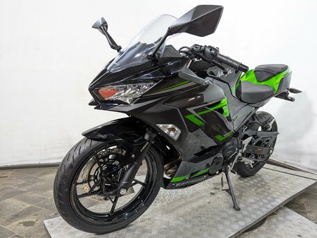 2023 Kawasaki Ninja 400, зелёный, 695000 рублей, вид 1