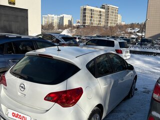 2010 Opel Astra J, белый, 750000 рублей, вид 2