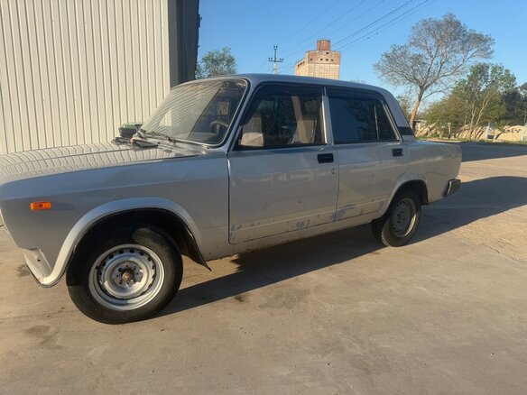 2010 Lada (ВАЗ) 2105, серебристый, 140000 рублей - вид 6