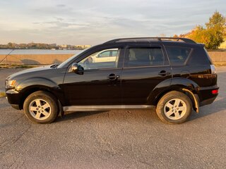 2011 Mitsubishi Outlander II Рестайлинг, чёрный, 1470000 рублей, вид 4