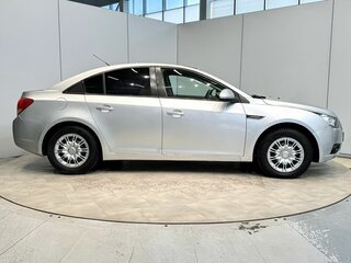 2010 Chevrolet Cruze I, серебристый, 570000 рублей, вид 4