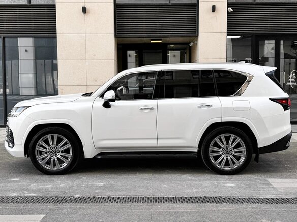 2026 Lexus LX 700h IV, белый - вид 1