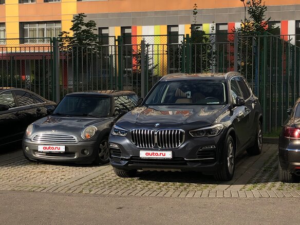 2019 BMW X5 40i IV (G05/G18), серый, 6750000 рублей - вид 1