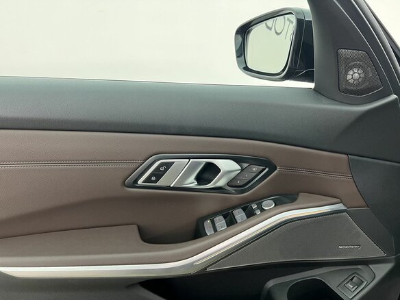 2024 BMW 3 серии Long 325Li VII (G2x) Рестайлинг 2, чёрный, 5480000 рублей - вид 17