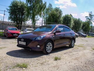 2022 Hyundai Solaris II Рестайлинг, коричневый, 1665000 рублей, вид 3