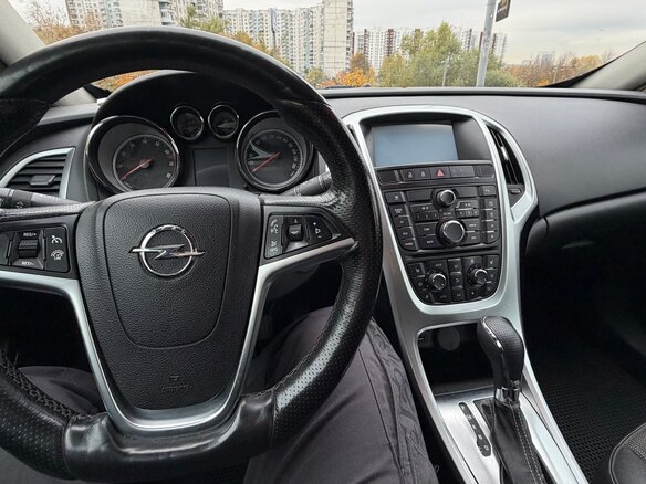 2013 Opel Astra GTC J Рестайлинг, белый, 950000 рублей - вид 13
