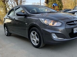 2013 Hyundai Solaris I, серый, 880000 рублей, вид 1