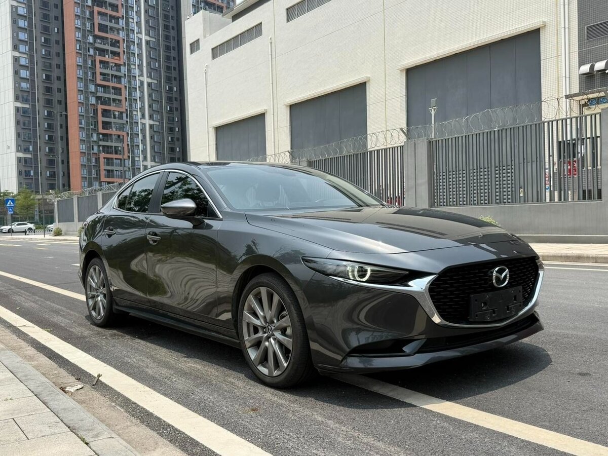 Открыть фотографии: Mazda 3 IV (BP)