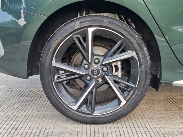 2022 Audi A3 Sportback 35 TFSI IV (8Y), зелёный, 2430535 рублей - вид 17