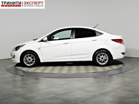 2015 Hyundai Solaris I Рестайлинг, белый, 985000 рублей - вид 4
