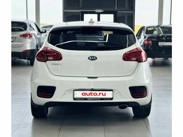 2017 Kia Ceed II Рестайлинг, белый - вид 4