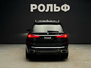 2021 BMW X7 40i I (G07), чёрный, 6290000 рублей, вид 4